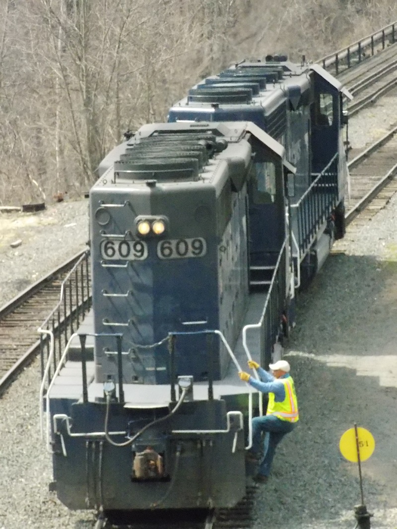 MEC 616 & MEC 609 Moving To The Sanding Tower.